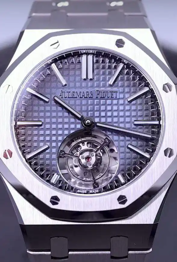 كم سعر ساعة أوديمار بيجيه رويال أوك؟